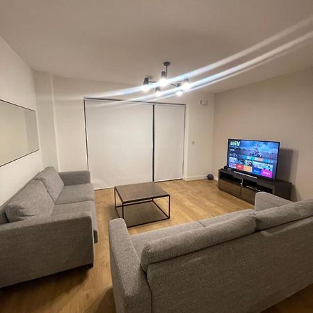 Private Room In A New Shared Apartment Maynooth Esterno foto
